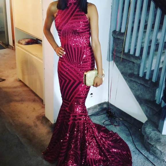 Burgundy Prom dress - Picture 6 of 7